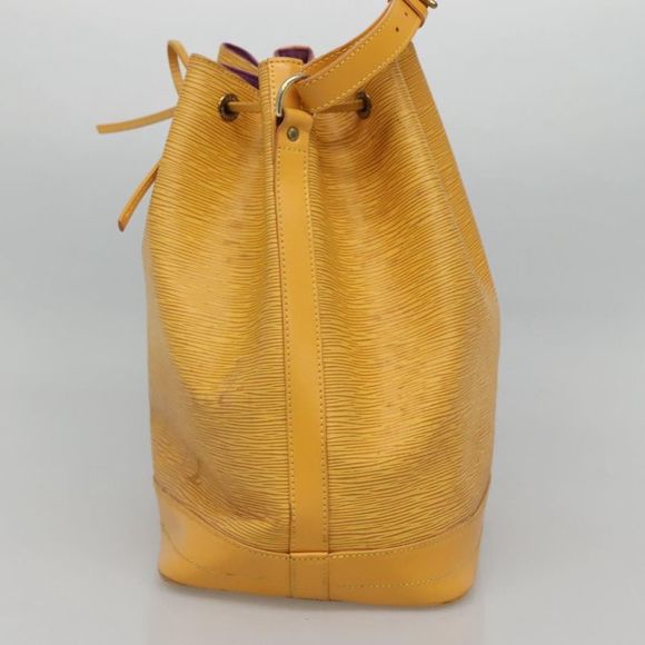 Louis Vuitton Noé Yellow Leather Shoulder Bag (Pre-Owned) - Picture 4 of 16